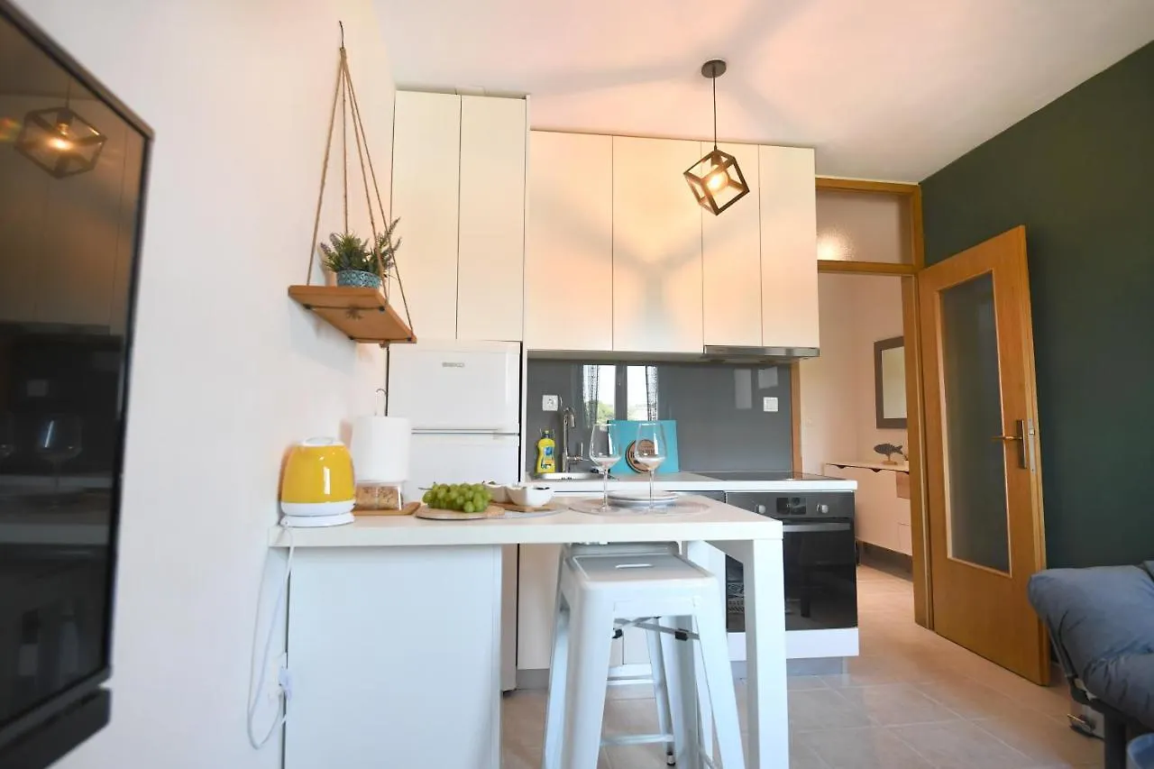 Apartment Rebeka  Zadar